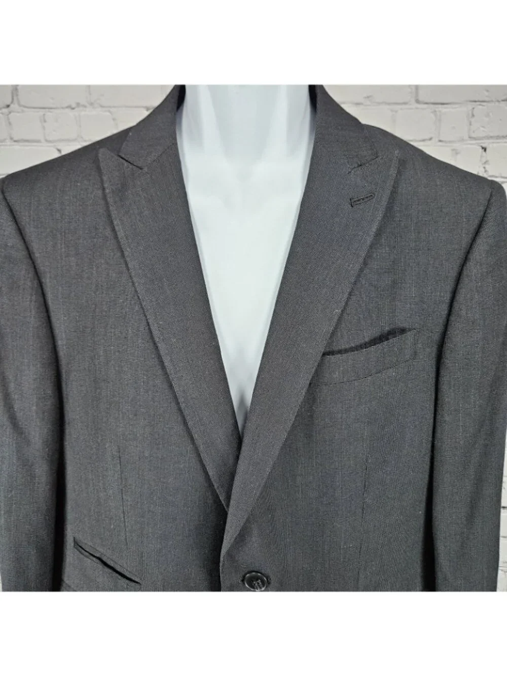 J. Ferrar Black Slim Fit 2 Button Double Vented Peak Blazer Sport Coat 42S
